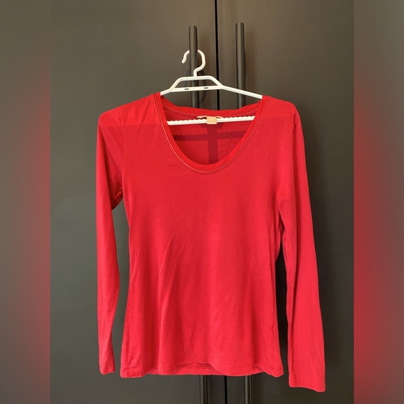 Banana Republic red size S long sleeve tee - Picture 1 of 4